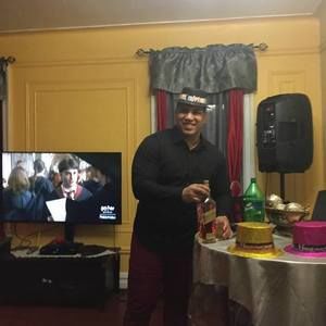 Meet your Posher, Sandy luis